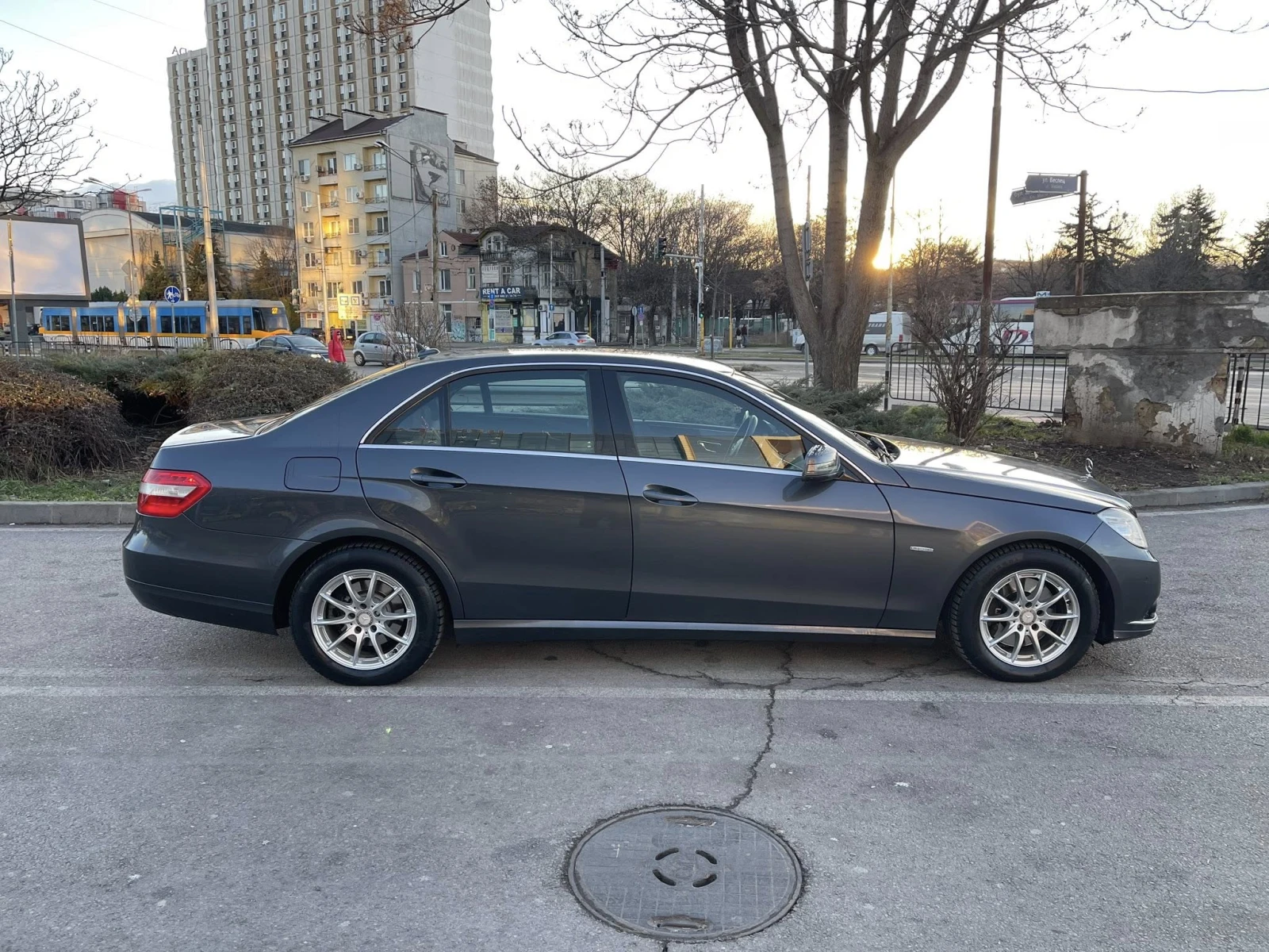 Mercedes-Benz E 350 CDI BlueEfficiency, снимка 6 - Автомобили и джипове - 54267271
