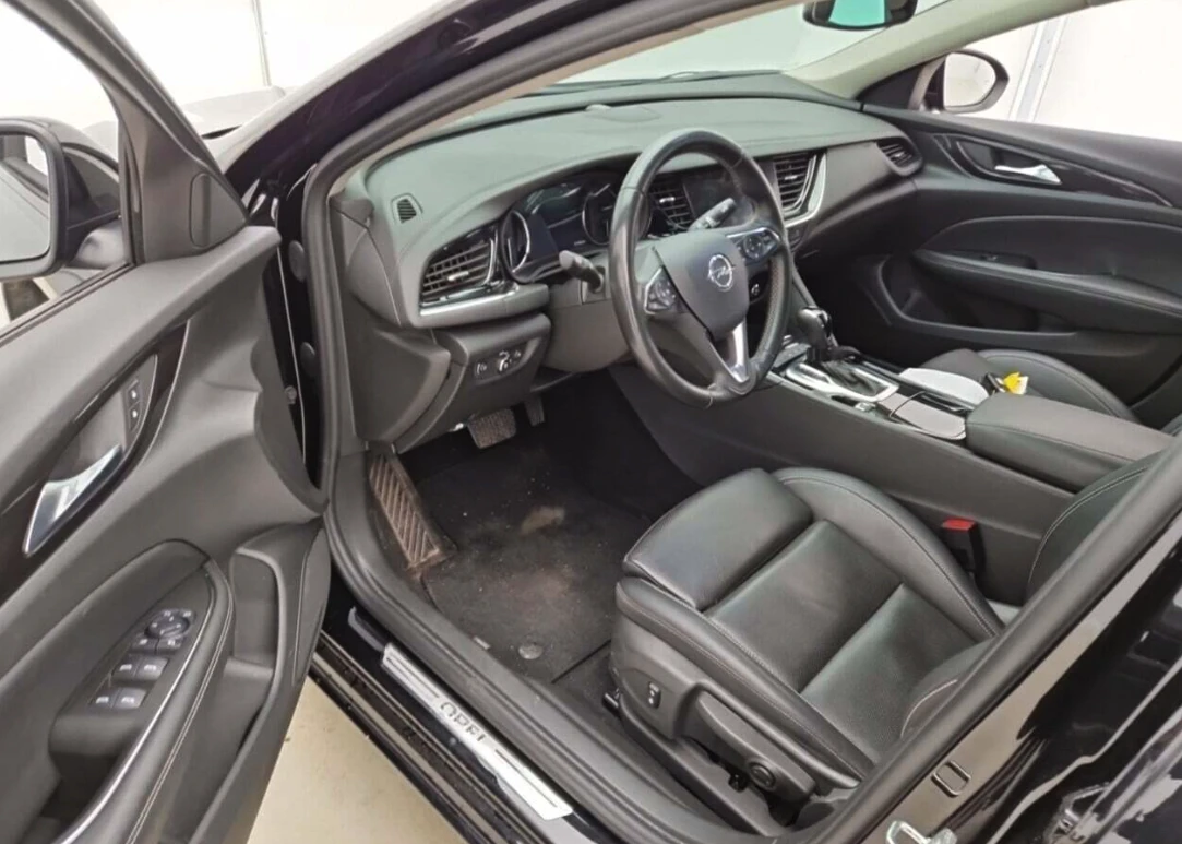 Opel Insignia Grand Sport 1.5 Turbo D, снимка 7 - Автомобили и джипове - 54219562