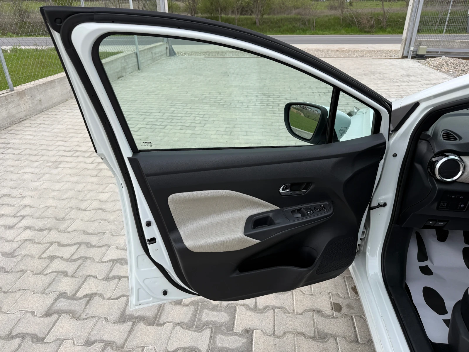 Nissan Micra 0.9 IG-T N-line, снимка 9 - Автомобили и джипове - 54231299