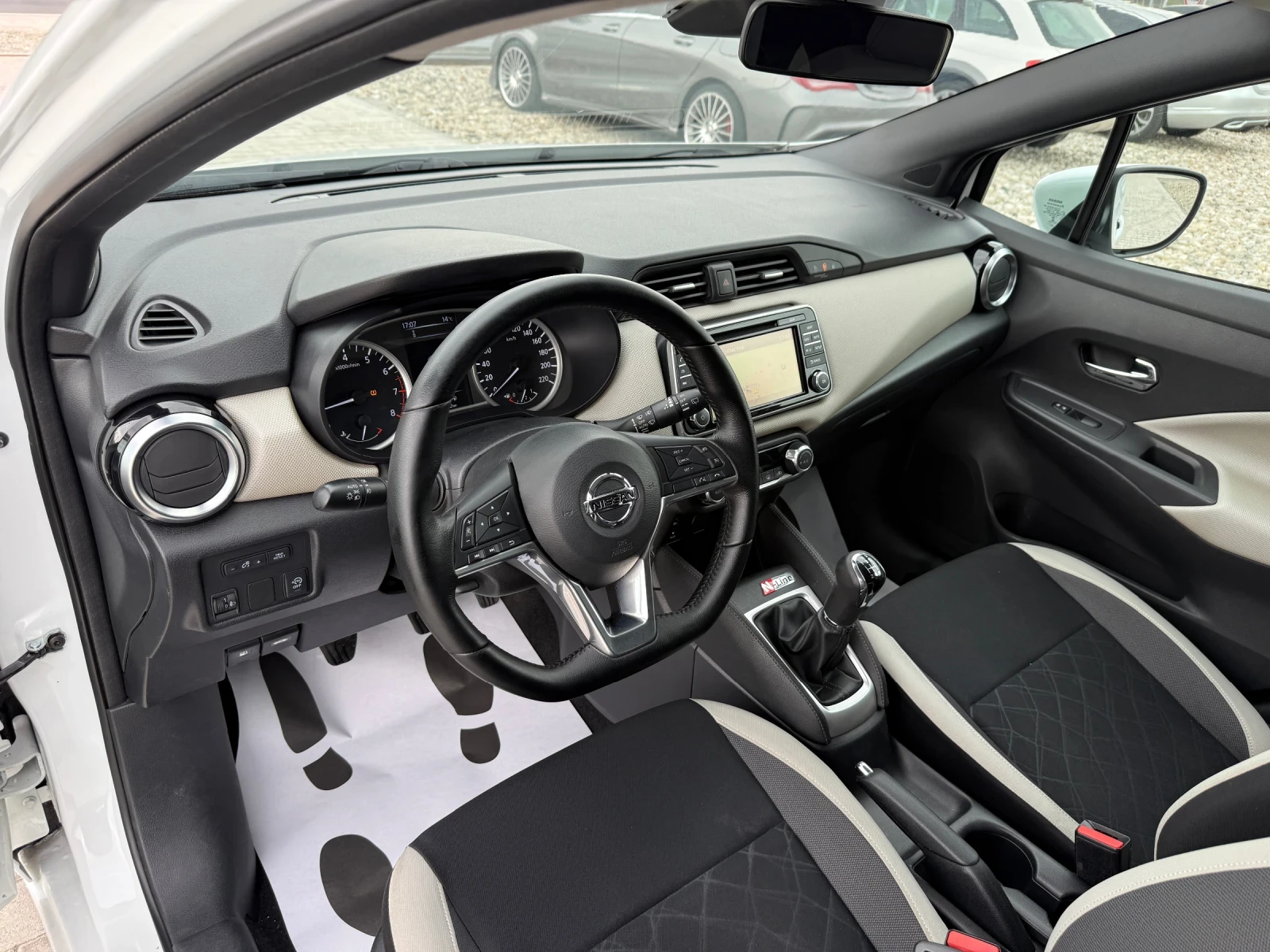 Nissan Micra 0.9 IG-T N-line, снимка 10 - Автомобили и джипове - 54231299