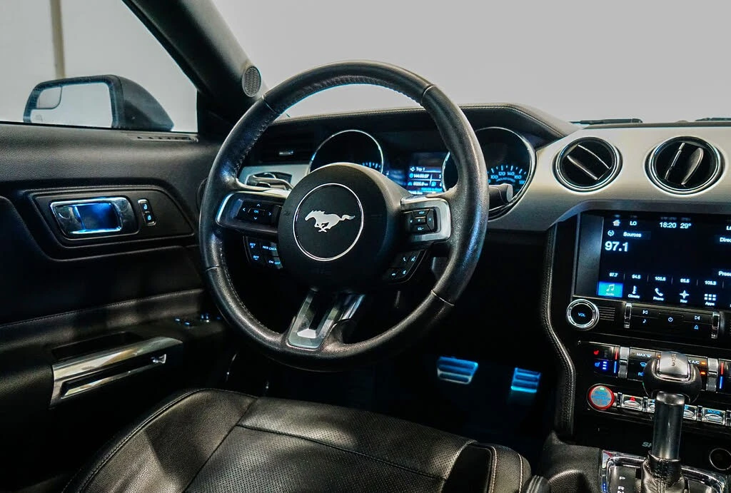 Ford Mustang ECOBOOST* 2.3* ПОДГРЕВ* КАМЕРА* , снимка 8 - Автомобили и джипове - 54445891