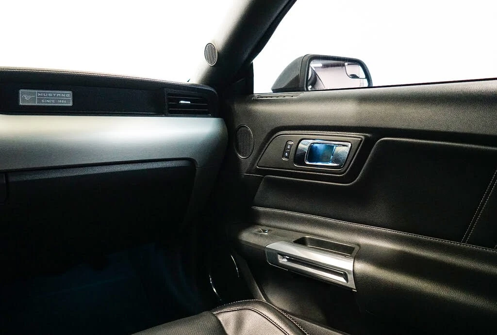 Ford Mustang ECOBOOST* 2.3* ПОДГРЕВ* КАМЕРА* , снимка 16 - Автомобили и джипове - 54445891