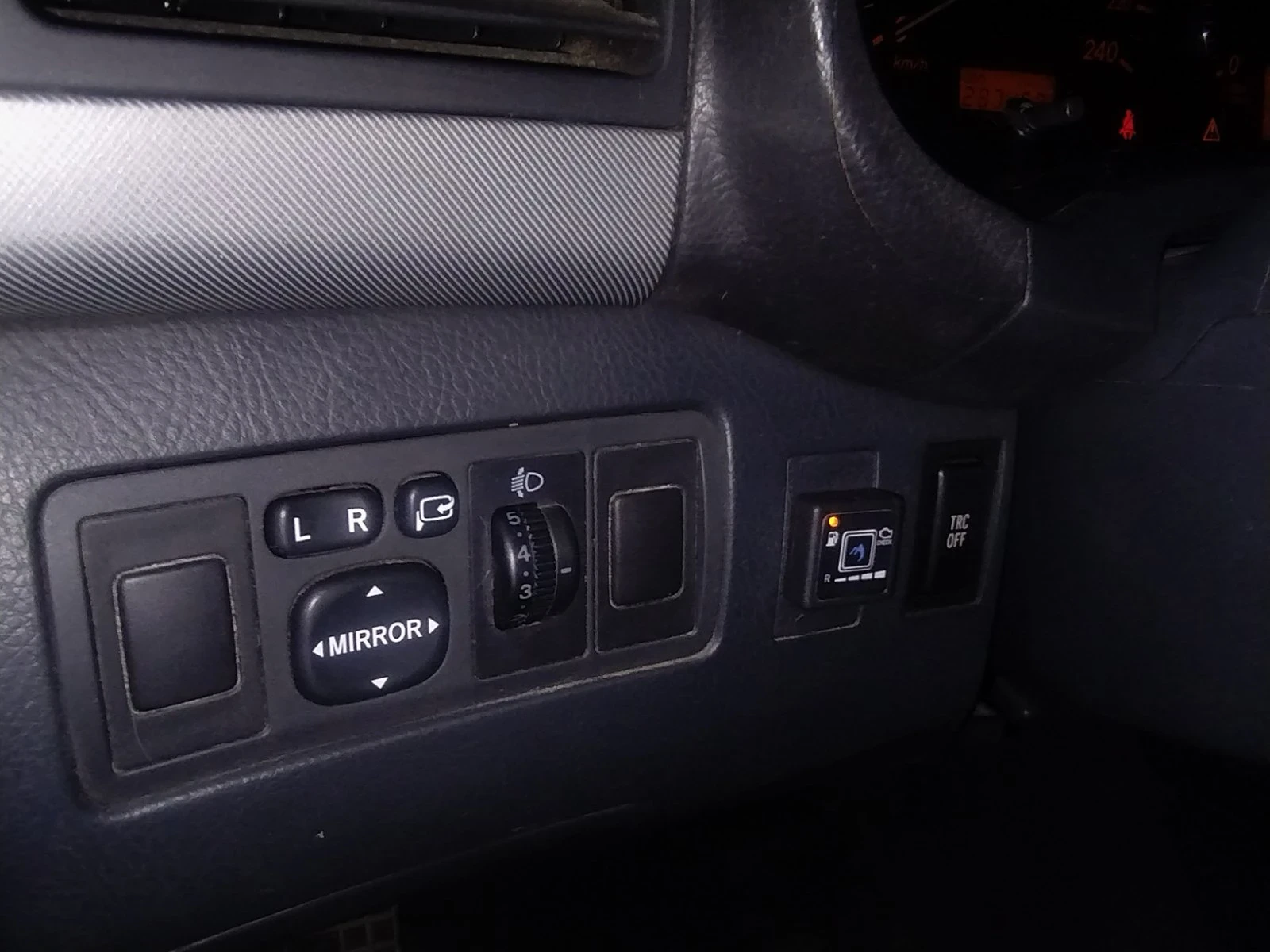 Toyota Avensis, снимка 15 - Автомобили и джипове - 54547099