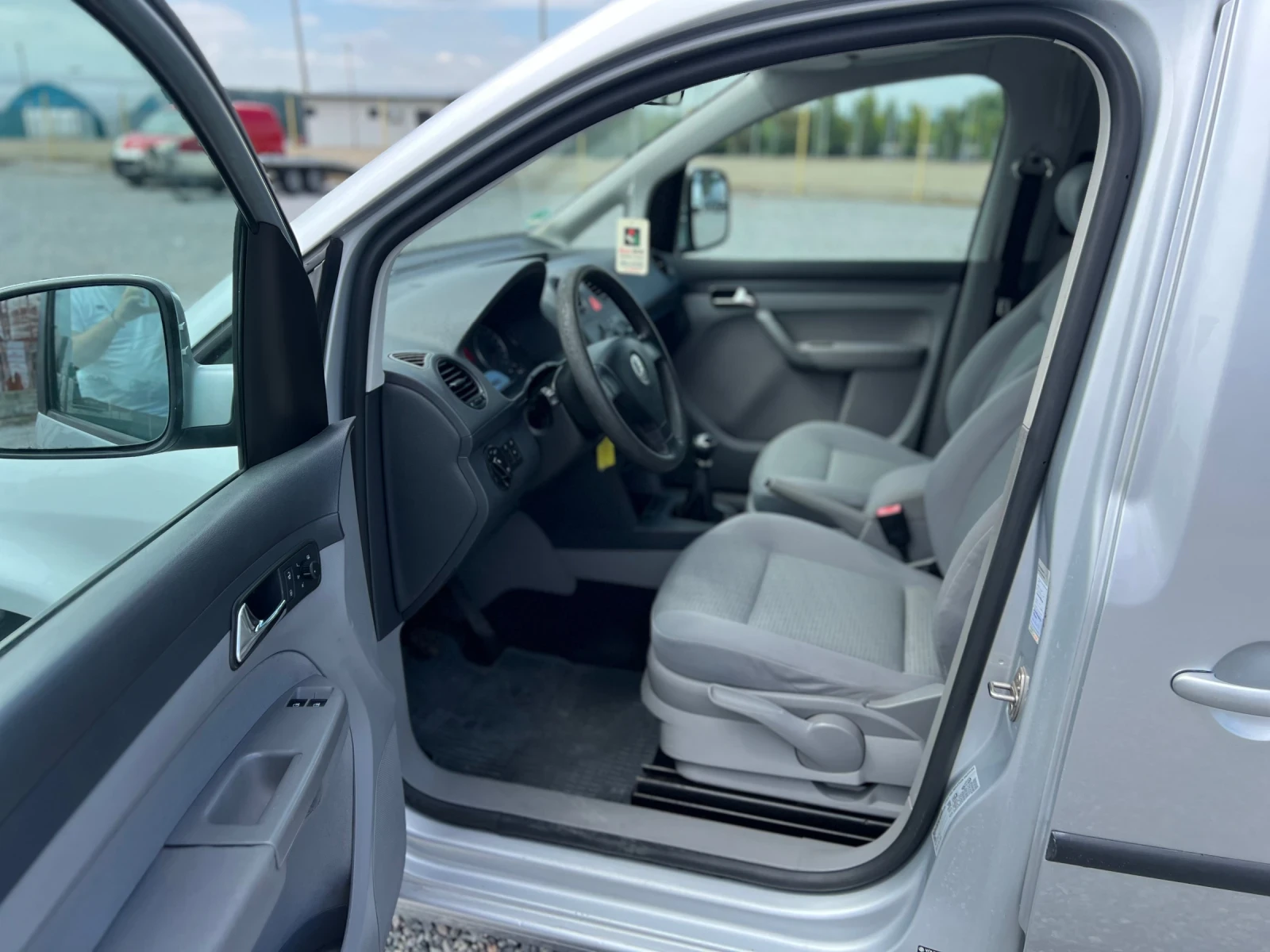 VW Caddy Life Maxi 5 места, снимка 7 - Автомобили и джипове - 54760179