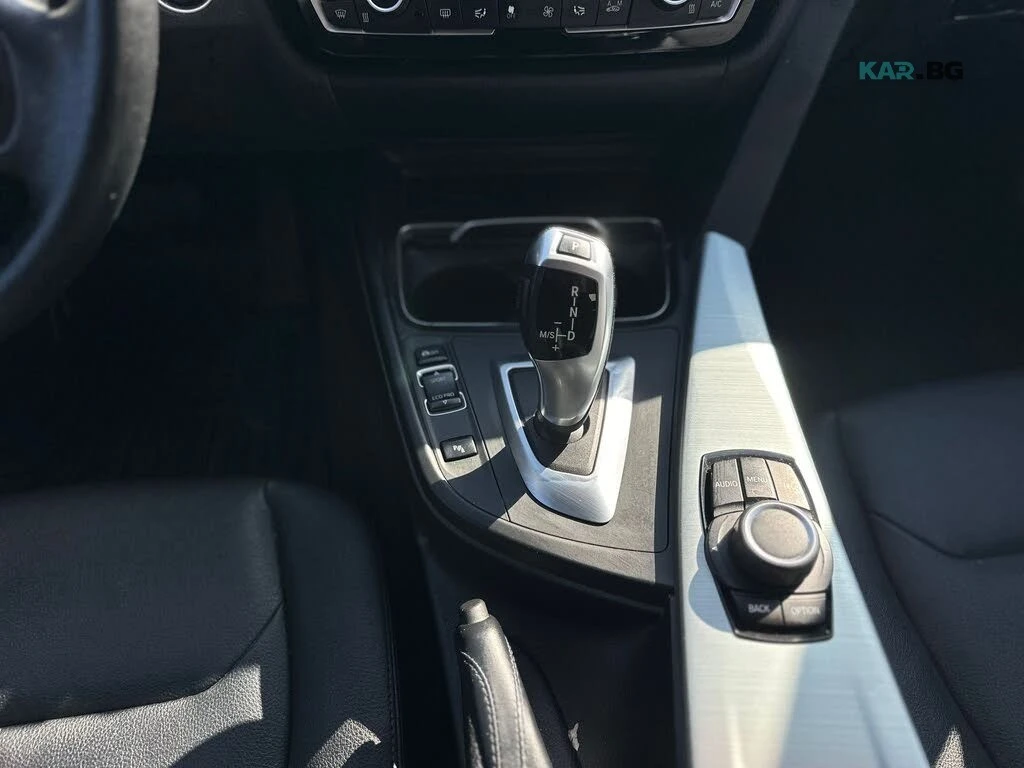 BMW 320 xDrive * Carfax * АвтоКредит * (ЦЕНА ДО БГ), снимка 13 - Автомобили и джипове - 54824768