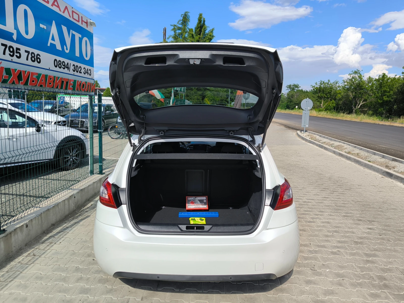 Peugeot 308 1, 6-116к.6скор.НАВИ, GT-LAiN, LED, FACELiFT, EBPO, снимка 14 - Автомобили и джипове - 54961331
