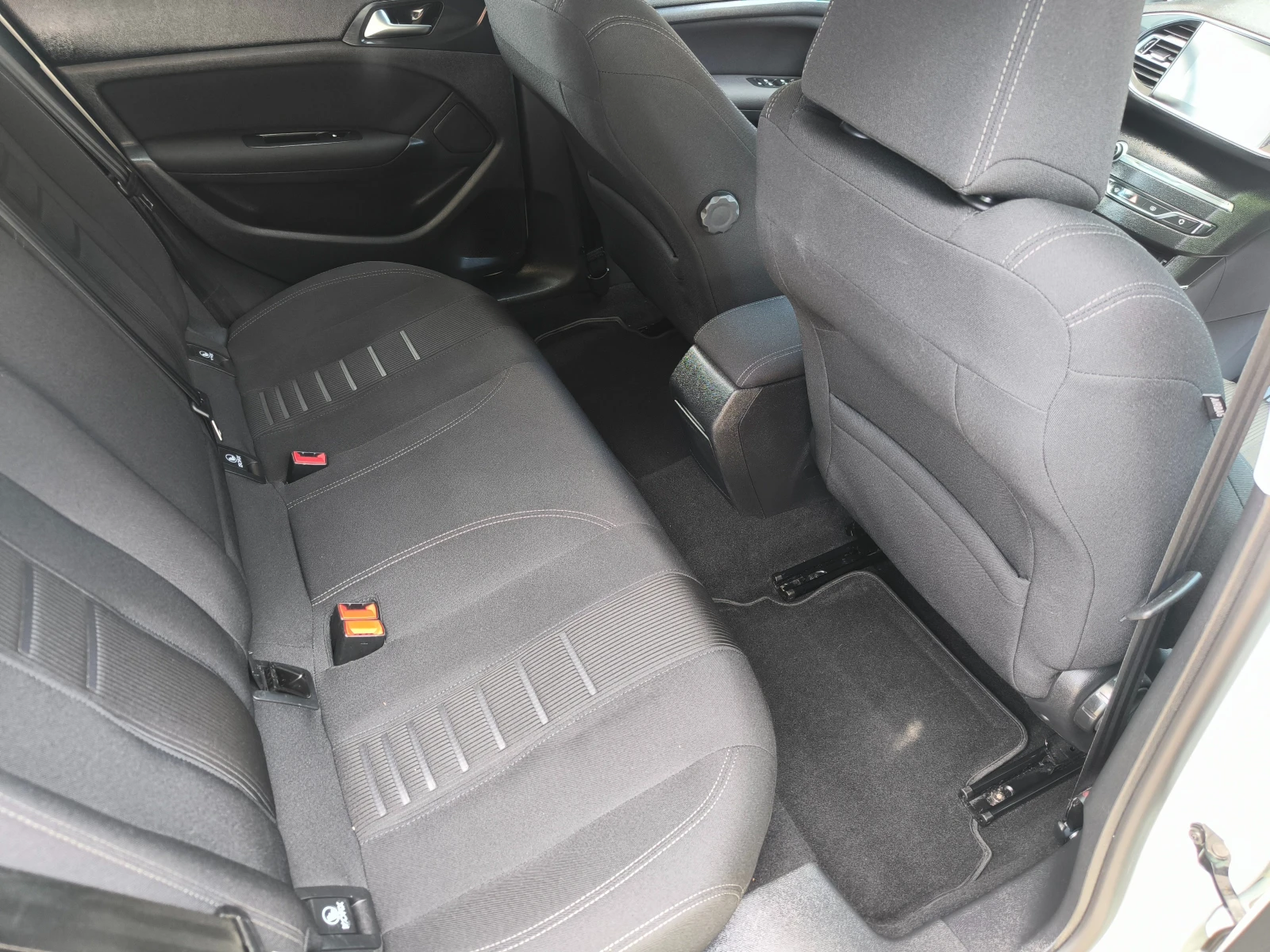 Peugeot 308 1, 6-116к.6скор.НАВИ, GT-LAiN, LED, FACELiFT, EBPO, снимка 12 - Автомобили и джипове - 54961331