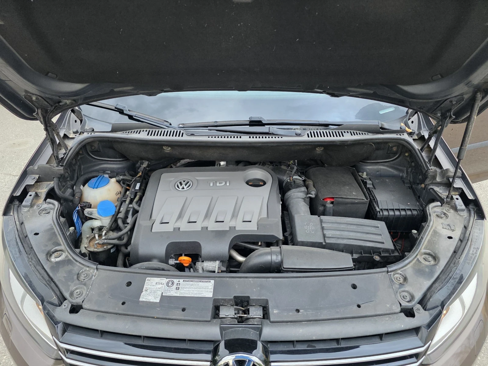 VW Touran 2.0TDi Cross, снимка 16 - Автомобили и джипове - 55383115