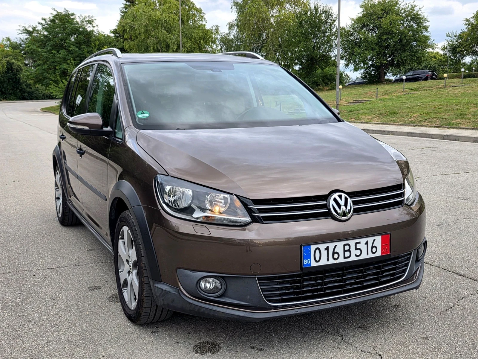 VW Touran 2.0TDi Cross, снимка 5 - Автомобили и джипове - 55383115