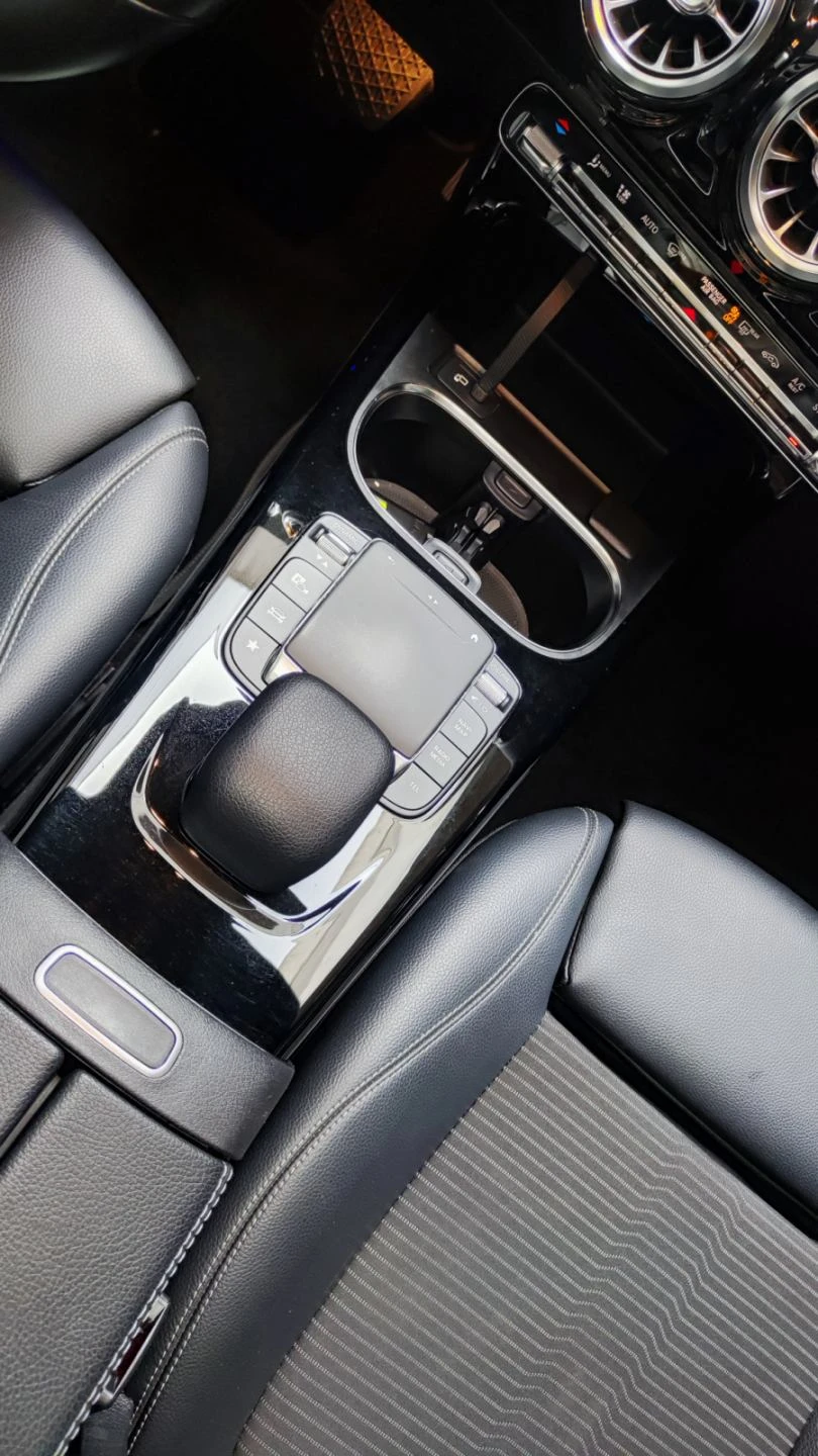 Mercedes-Benz CLA 250 2.0 turbo, снимка 12 - Автомобили и джипове - 55464127