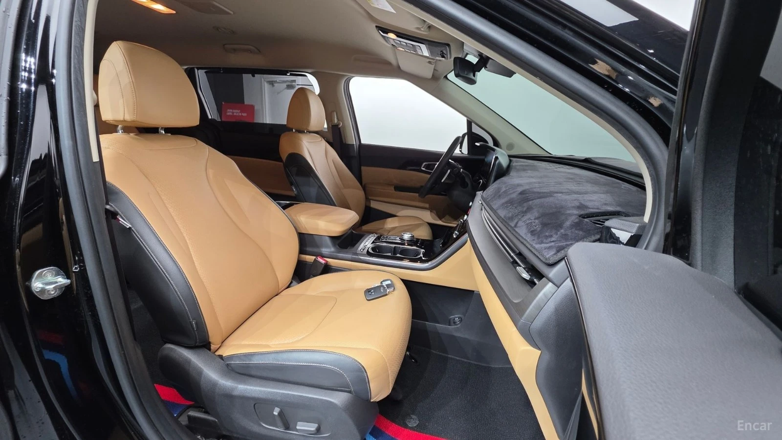 Kia Carnival 3.5* NOBLESSE* ПОДГРЕВ* ОБДУХВАНЕ* 360* , снимка 9 - Автомобили и джипове - 55680450
