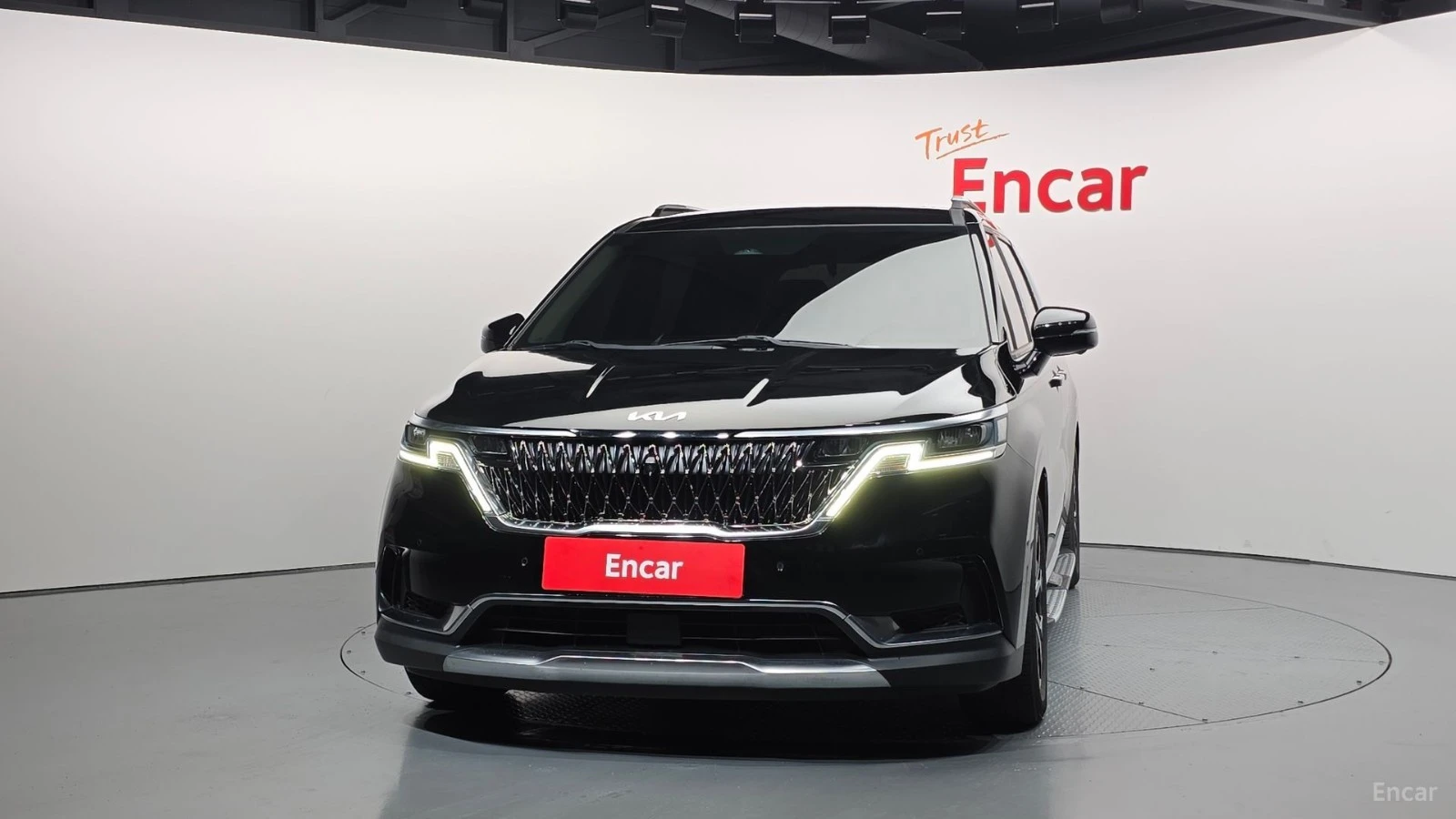 Kia Carnival 3.5* NOBLESSE* ПОДГРЕВ* ОБДУХВАНЕ* 360* , снимка 3 - Автомобили и джипове - 55680450