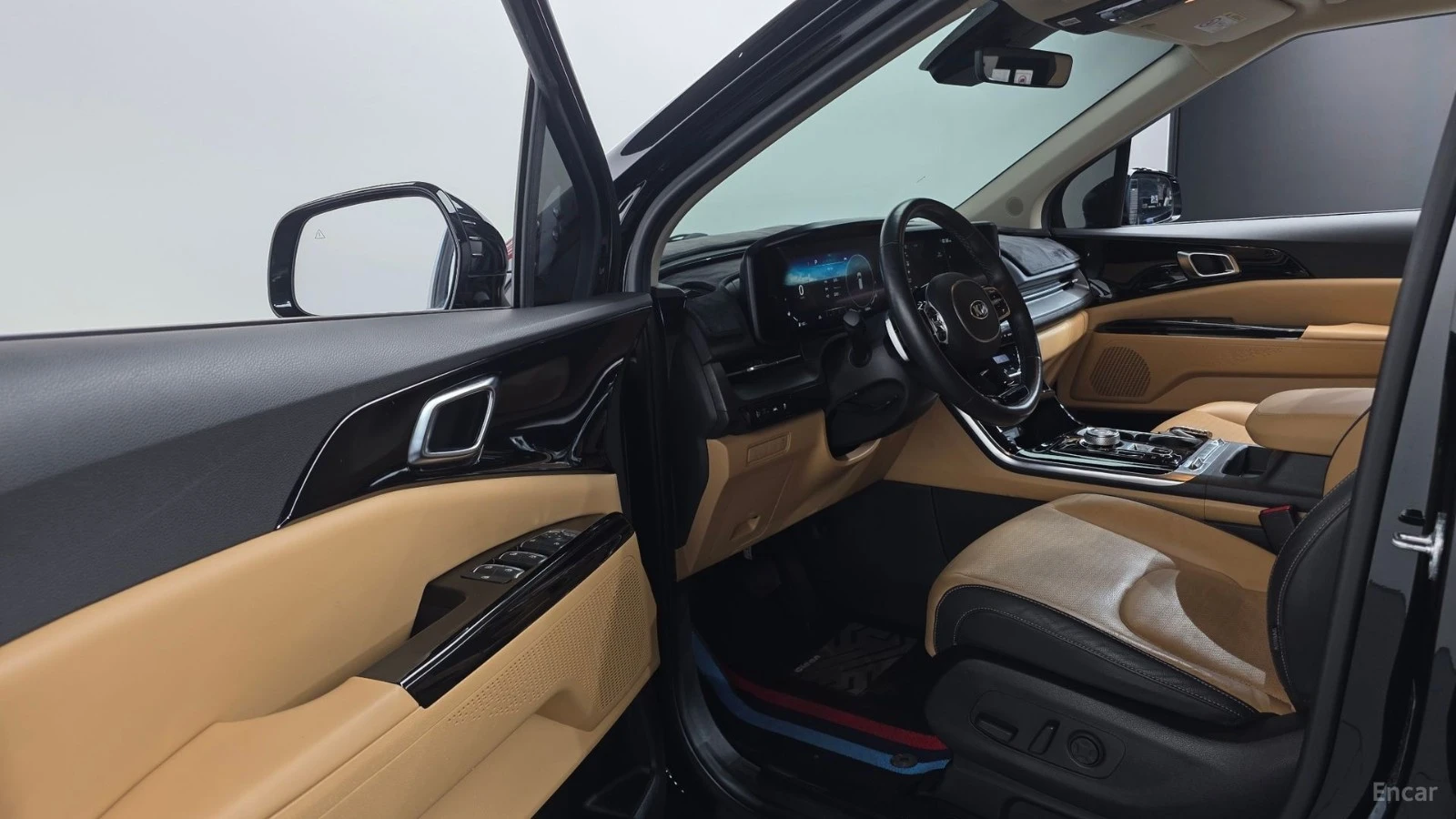 Kia Carnival 3.5* NOBLESSE* ПОДГРЕВ* ОБДУХВАНЕ* 360* , снимка 10 - Автомобили и джипове - 55680450