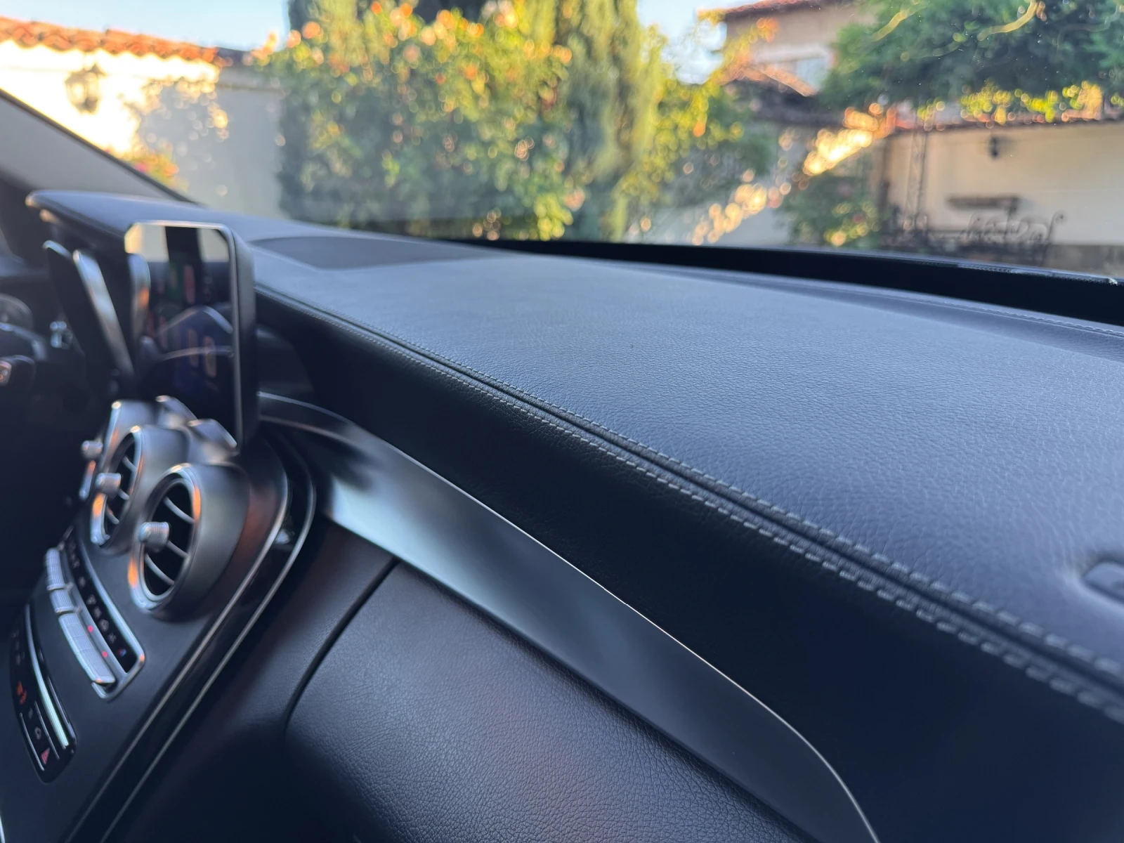 Mercedes-Benz C 220 AMG * Facelift * CarPlay * Burmester * OM654, снимка 17 - Автомобили и джипове - 55970630
