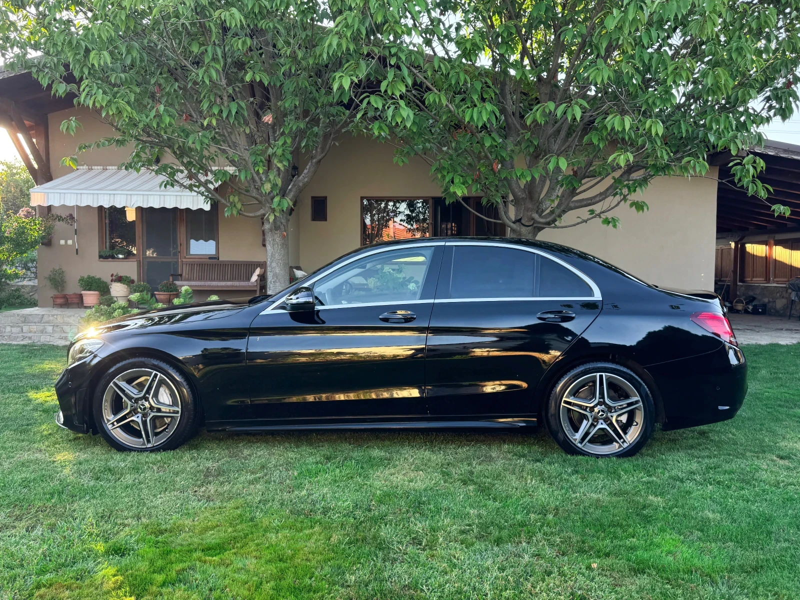 Mercedes-Benz C 220 AMG * Facelift * CarPlay * Burmester * OM654, снимка 7 - Автомобили и джипове - 55970630