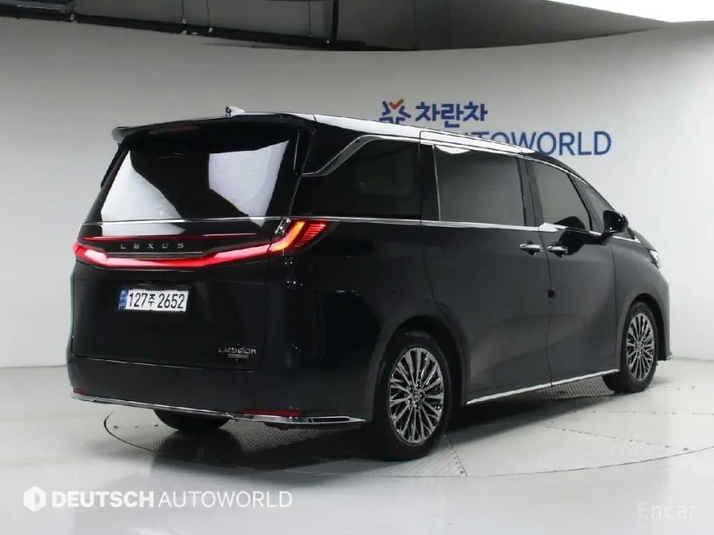 Lexus LM 500h Executive, снимка 2 - Автомобили и джипове - 56429130