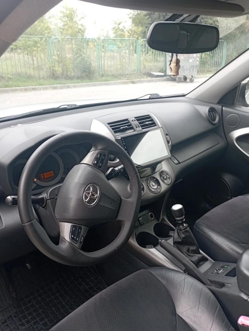 Toyota Rav4 D4D, снимка 8 - Автомобили и джипове - 52441047