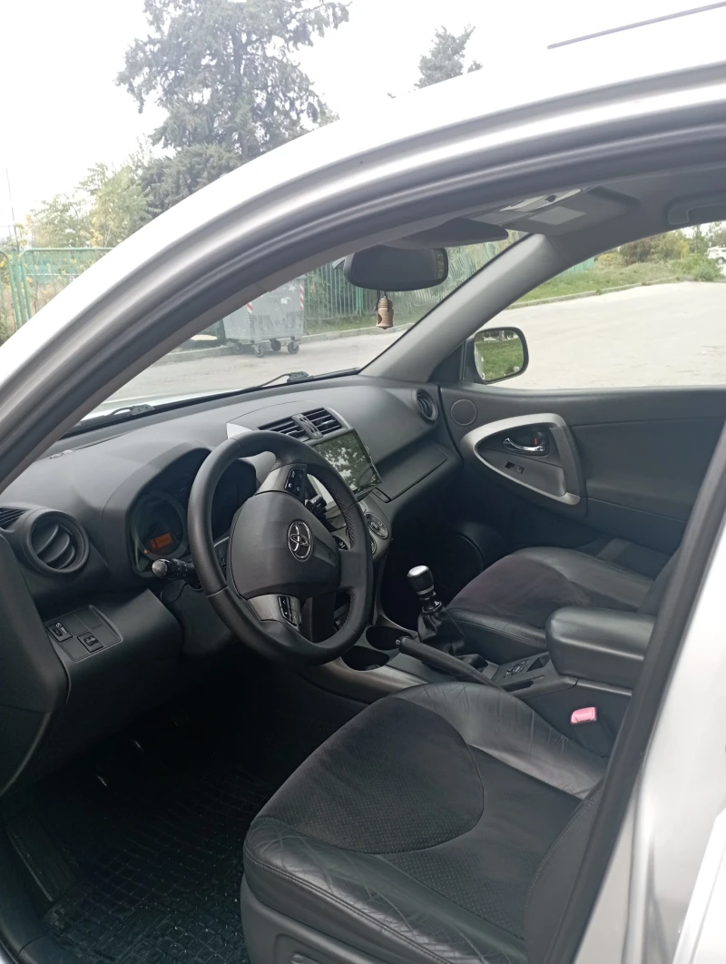 Toyota Rav4 D4D, снимка 7 - Автомобили и джипове - 52441047