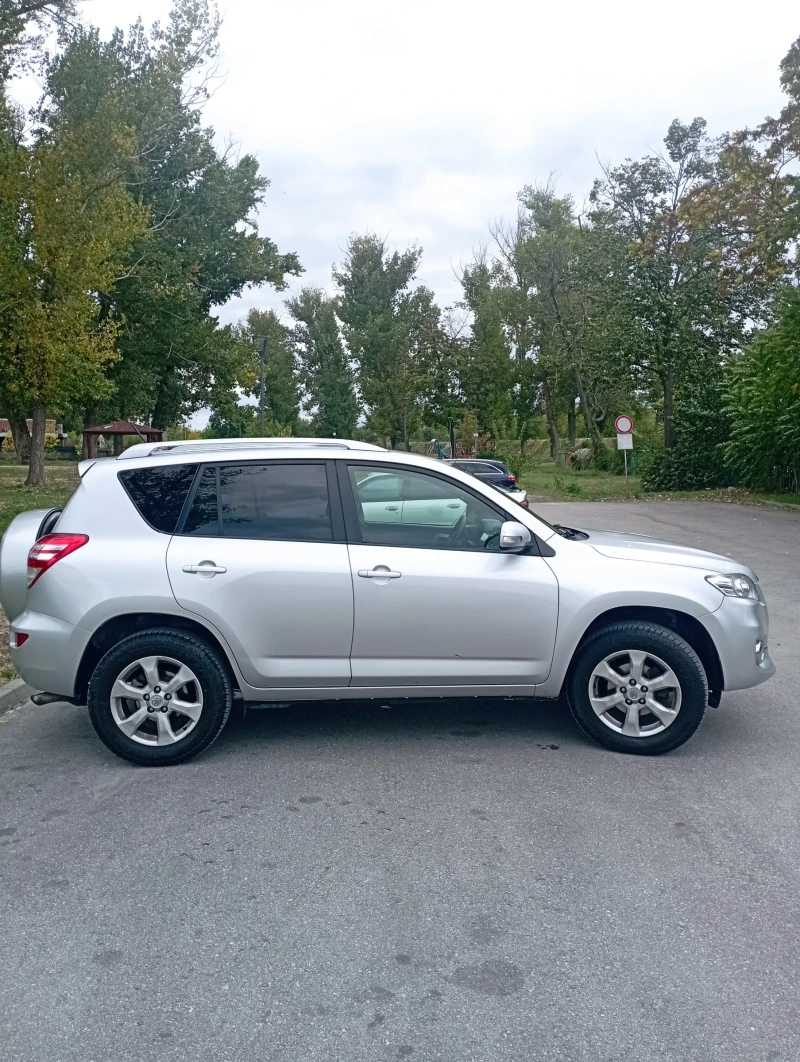Toyota Rav4 D4D, снимка 6 - Автомобили и джипове - 52441047