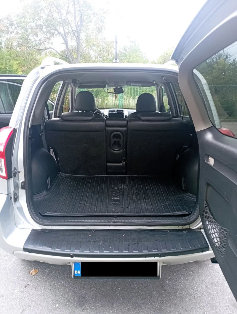 Toyota Rav4 D4D, снимка 10 - Автомобили и джипове - 52441047