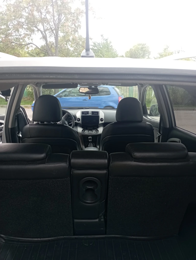 Toyota Rav4 D4D, снимка 11 - Автомобили и джипове - 52441047