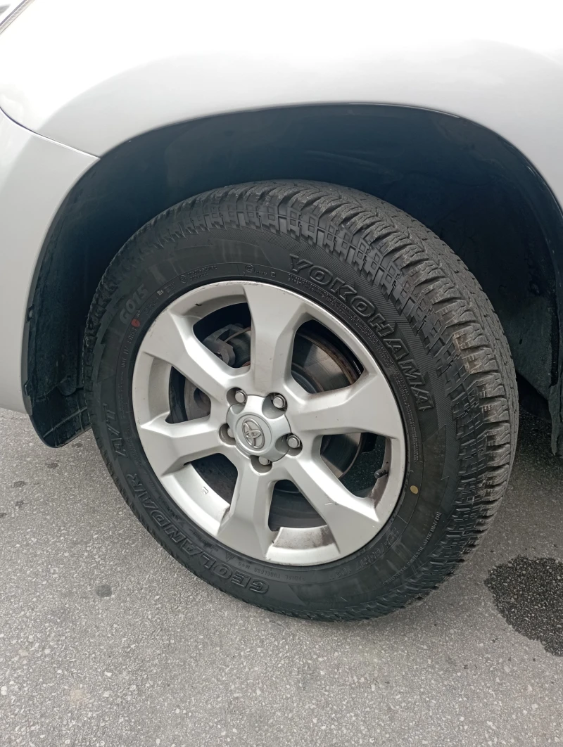 Toyota Rav4 D4D, снимка 15 - Автомобили и джипове - 52441047