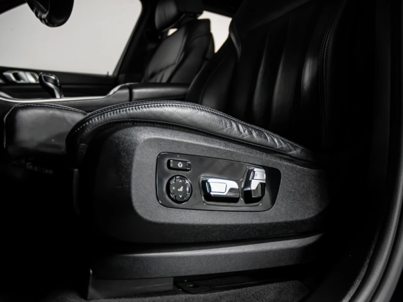 BMW X5 2021* M-PACK* ВАКУМ* ОБДУХ* LASER* HEAD-UP* PANO* , снимка 13 - Автомобили и джипове - 52505602