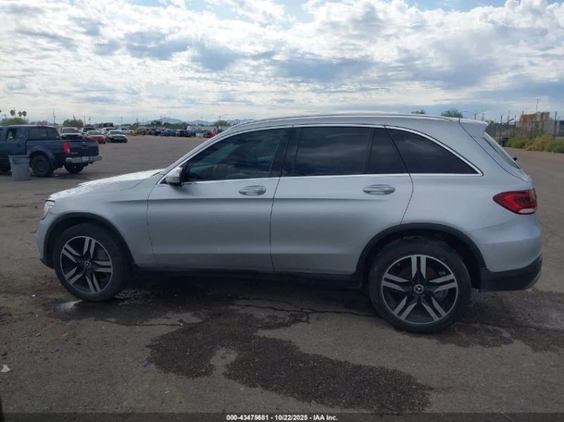 Mercedes-Benz GLC 300 2.0L I-4 DI, DOHC, VVT, TURBO, 255HP 4X2 Drive, снимка 5 - Автомобили и джипове - 53559421
