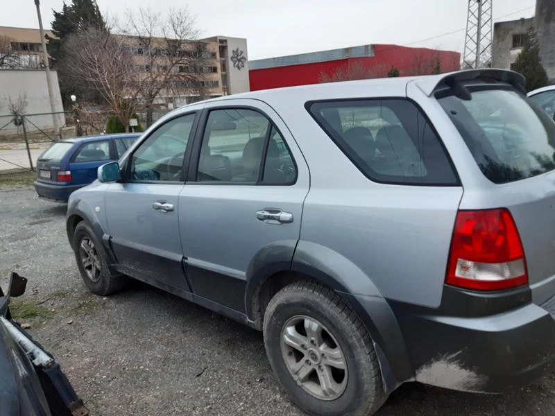 Kia Sorento 2.5 CRDI , снимка 5 - Автомобили и джипове - 32113042