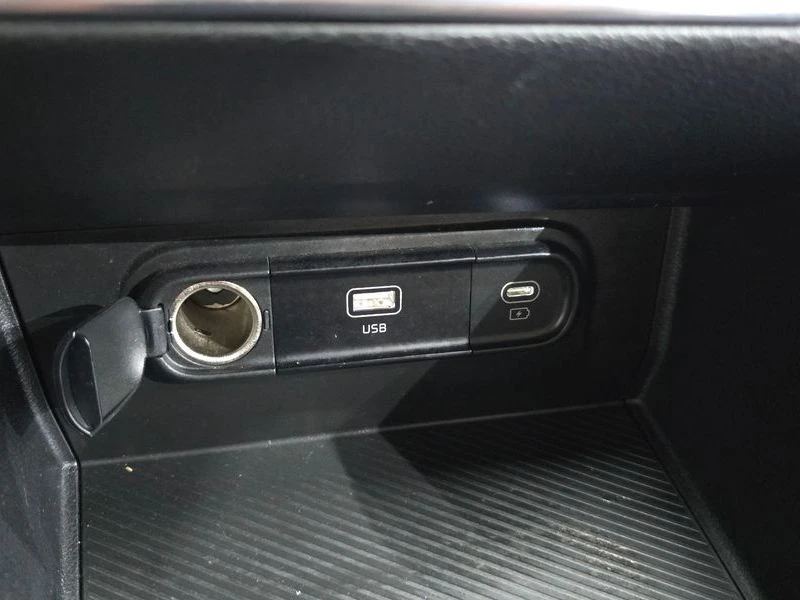 Kia Sportage Diesel 2.0 4WD| 184к.с.| ВКЛ.ТЕХНОТЕСТ, снимка 13 - Автомобили и джипове - 55261987