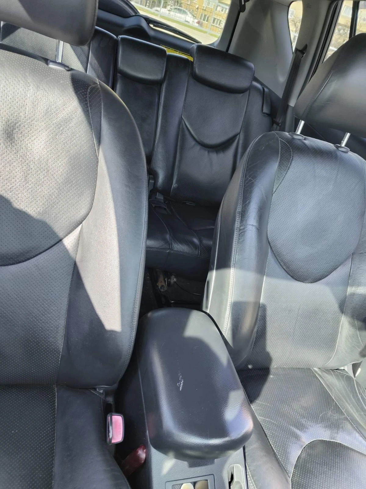 Toyota Rav4, снимка 9 - Автомобили и джипове - 54065711