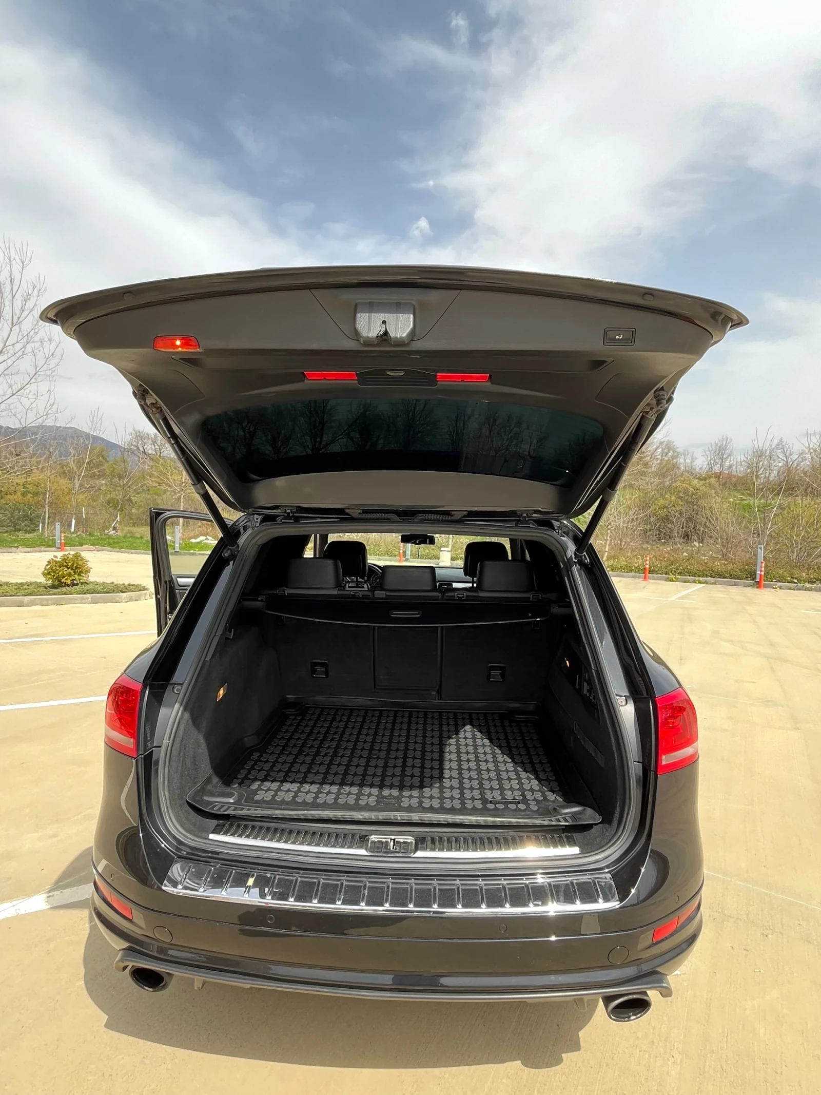 VW Touareg 4.2TDI, снимка 3 - Автомобили и джипове - 54221098