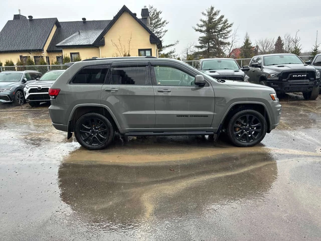 Jeep Grand cherokee * Altitude * CARFAX * ���� �� �� | Mobile.bg � ����������� 3