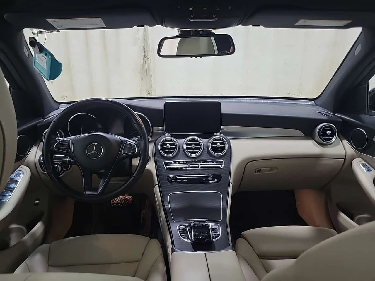 Mercedes-Benz GLC 300 PANORAMA| 360 КАМЕРИ| 2 КЛЮЧА| CARFAX, снимка 10 - Автомобили и джипове - 54606459