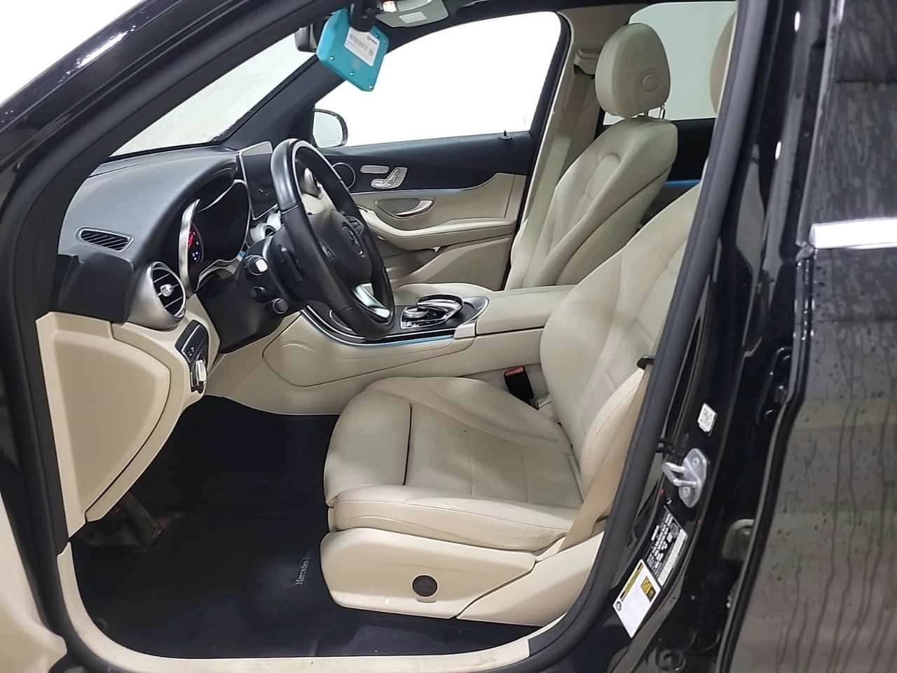 Mercedes-Benz GLC 300 PANORAMA| 360 КАМЕРИ| 2 КЛЮЧА| CARFAX, снимка 9 - Автомобили и джипове - 54606459