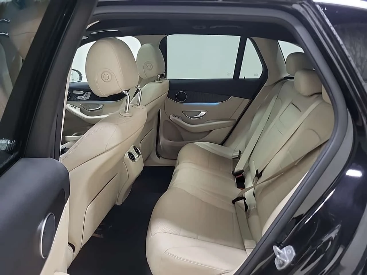 Mercedes-Benz GLC 300 PANORAMA| 360 КАМЕРИ| 2 КЛЮЧА| CARFAX, снимка 12 - Автомобили и джипове - 54606459