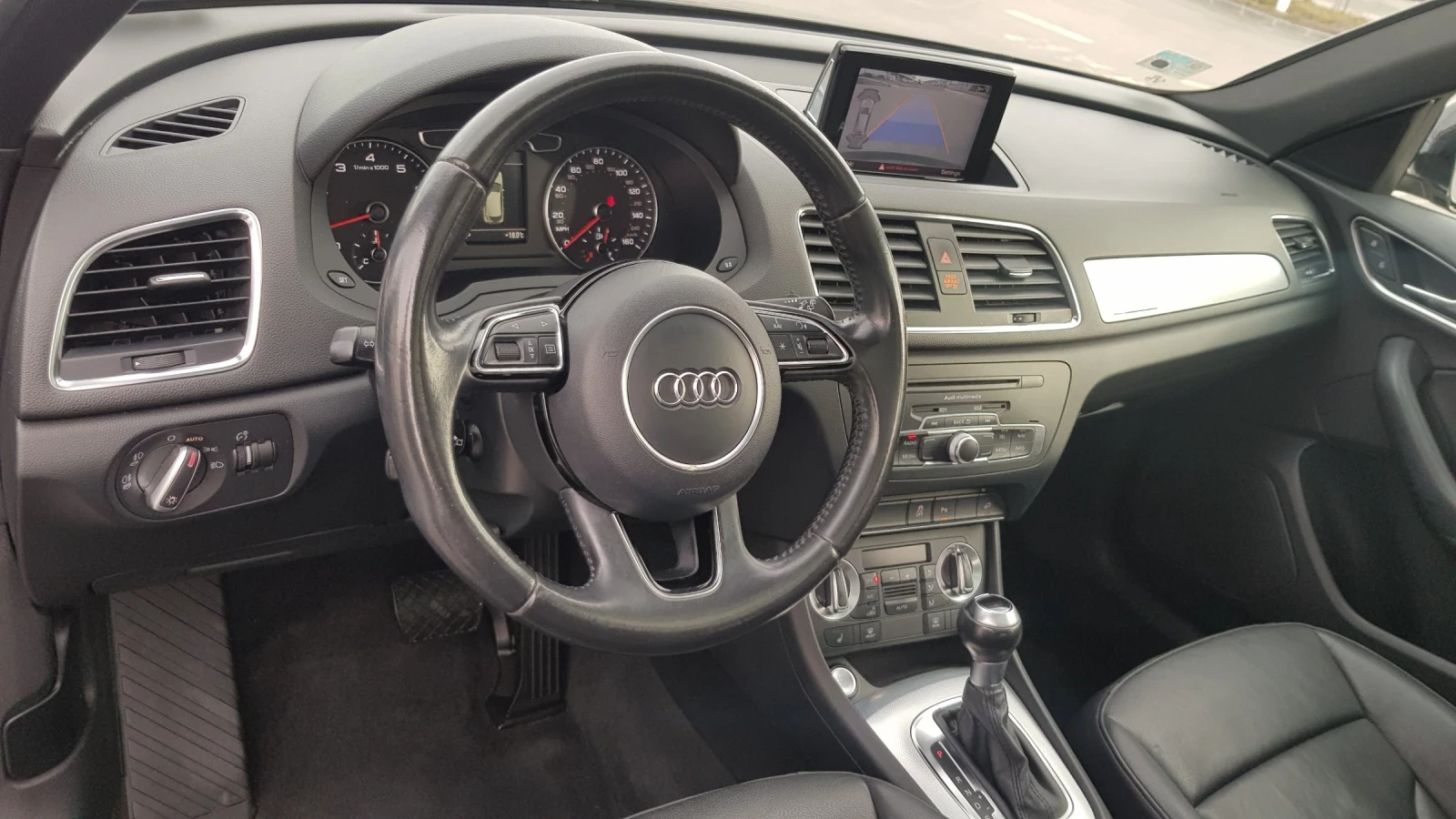 Audi Q3, снимка 10 - Автомобили и джипове - 54745376