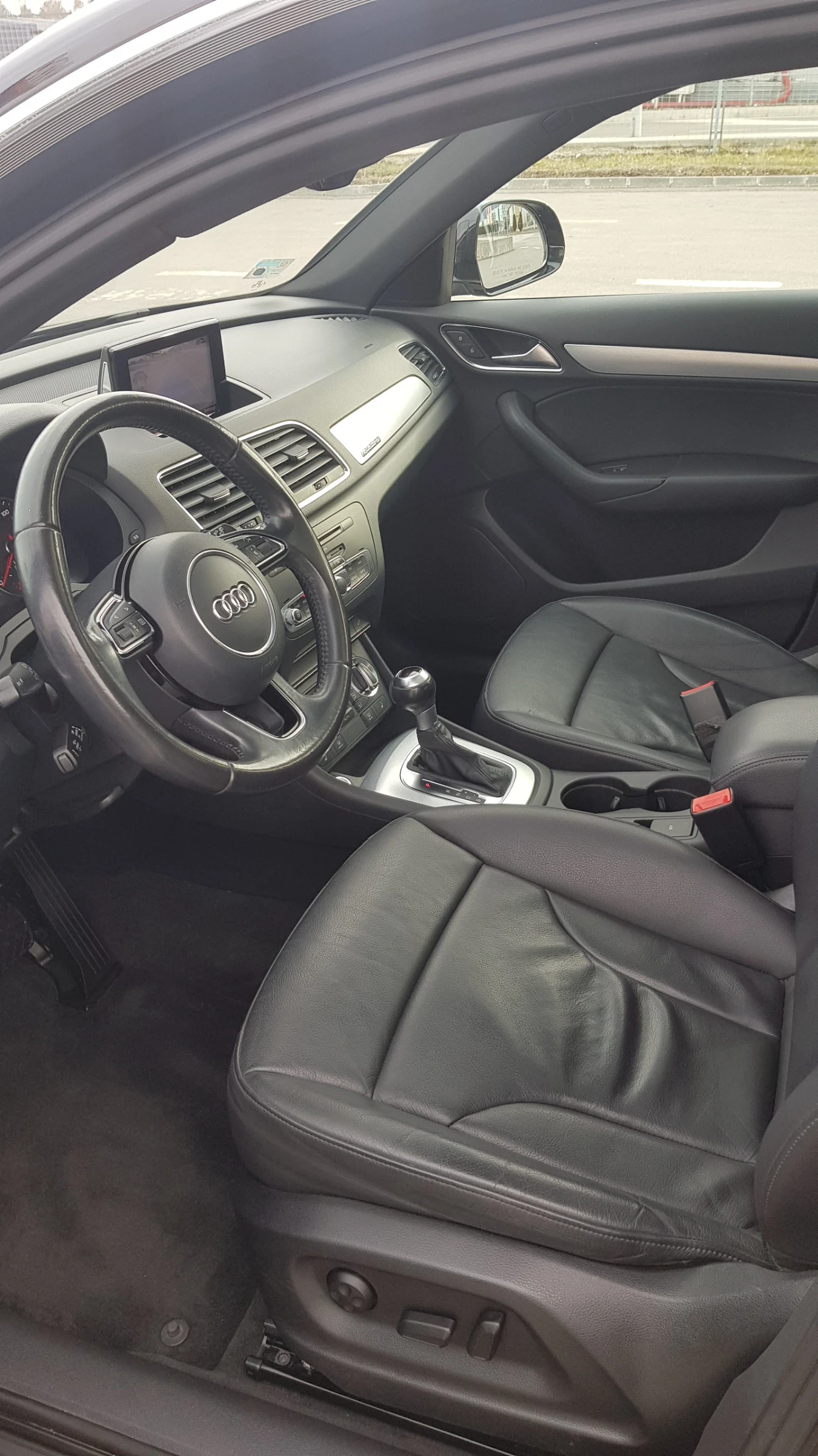 Audi Q3, снимка 5 - Автомобили и джипове - 54745376