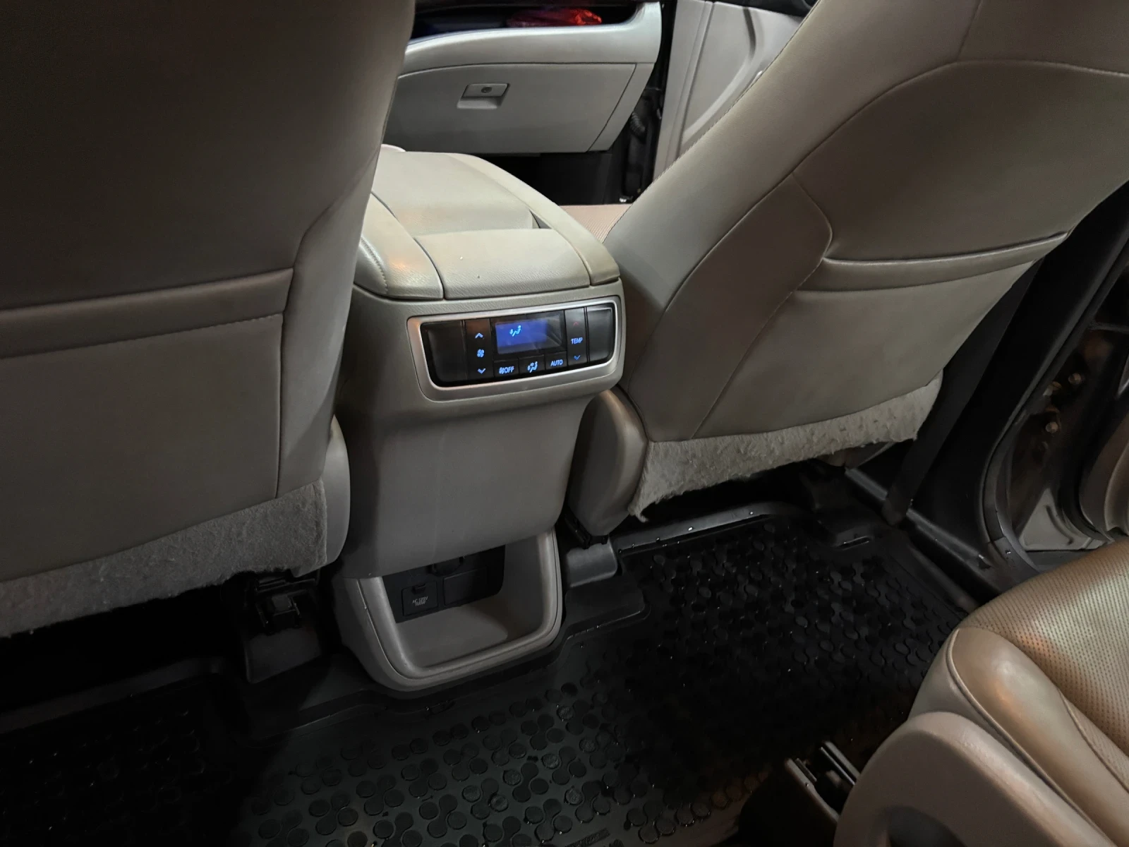 Toyota Highlander LIMITED, снимка 14 - Автомобили и джипове - 55880041