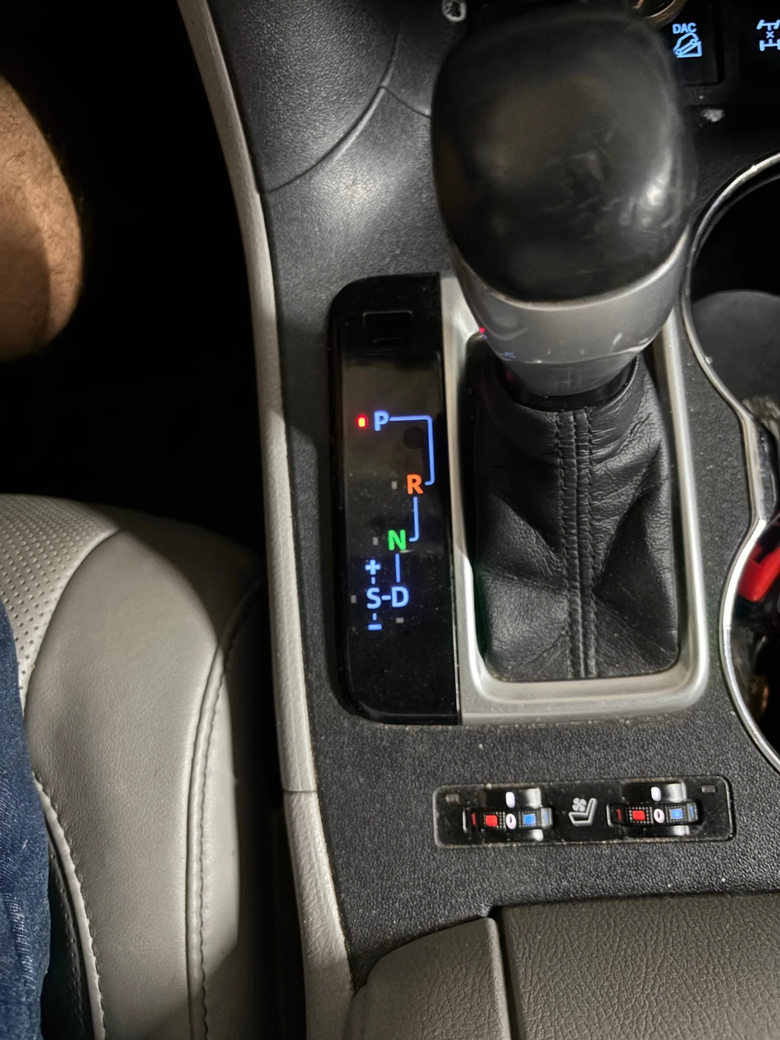 Toyota Highlander LIMITED, снимка 8 - Автомобили и джипове - 55880041