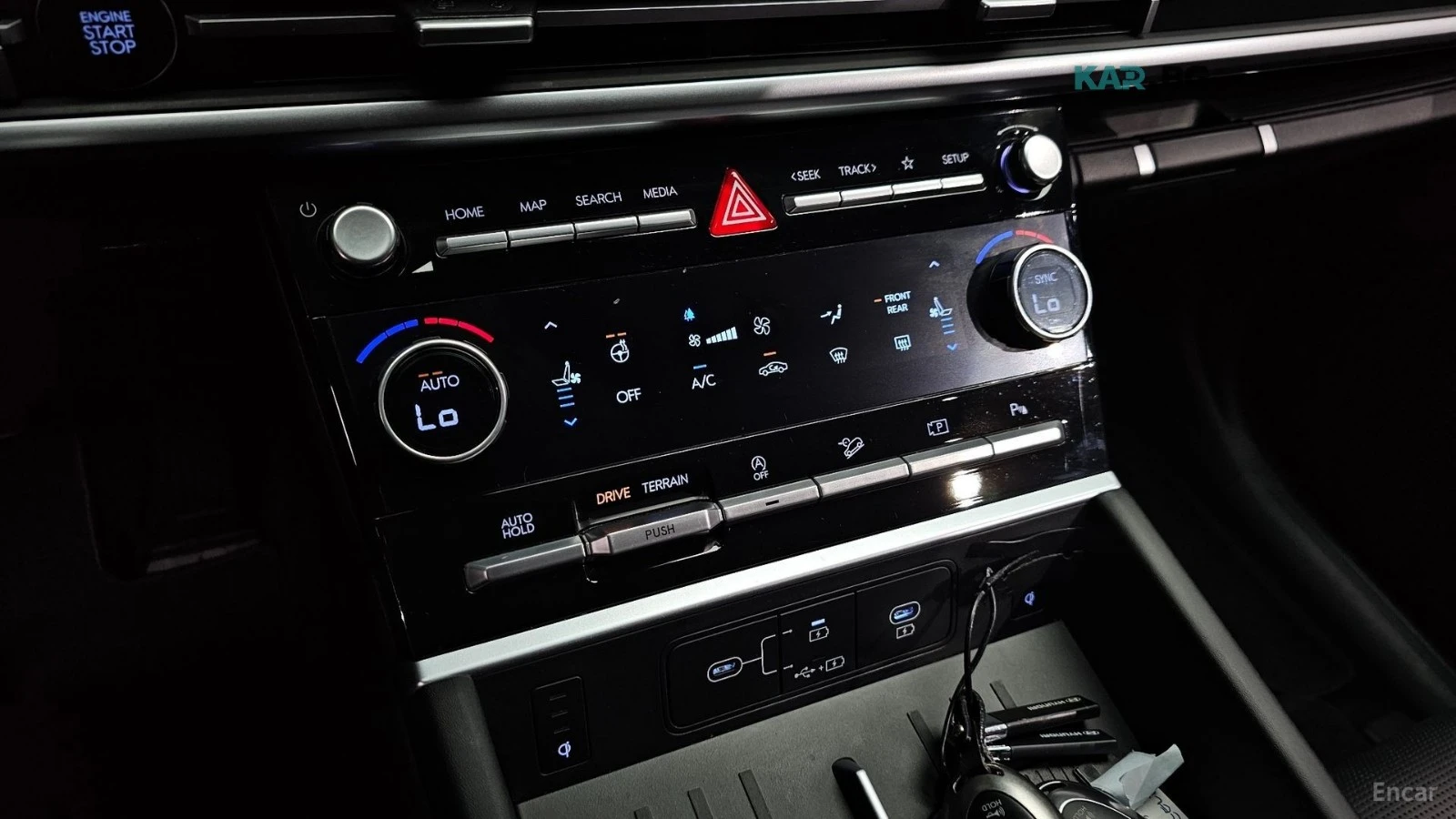 Hyundai Santa fe 2.5T Exclusive 4x4* DISTRONIC* ПОДГРЕВ* ОБДУХВАНЕ*, снимка 13 - Автомобили и джипове - 56183704