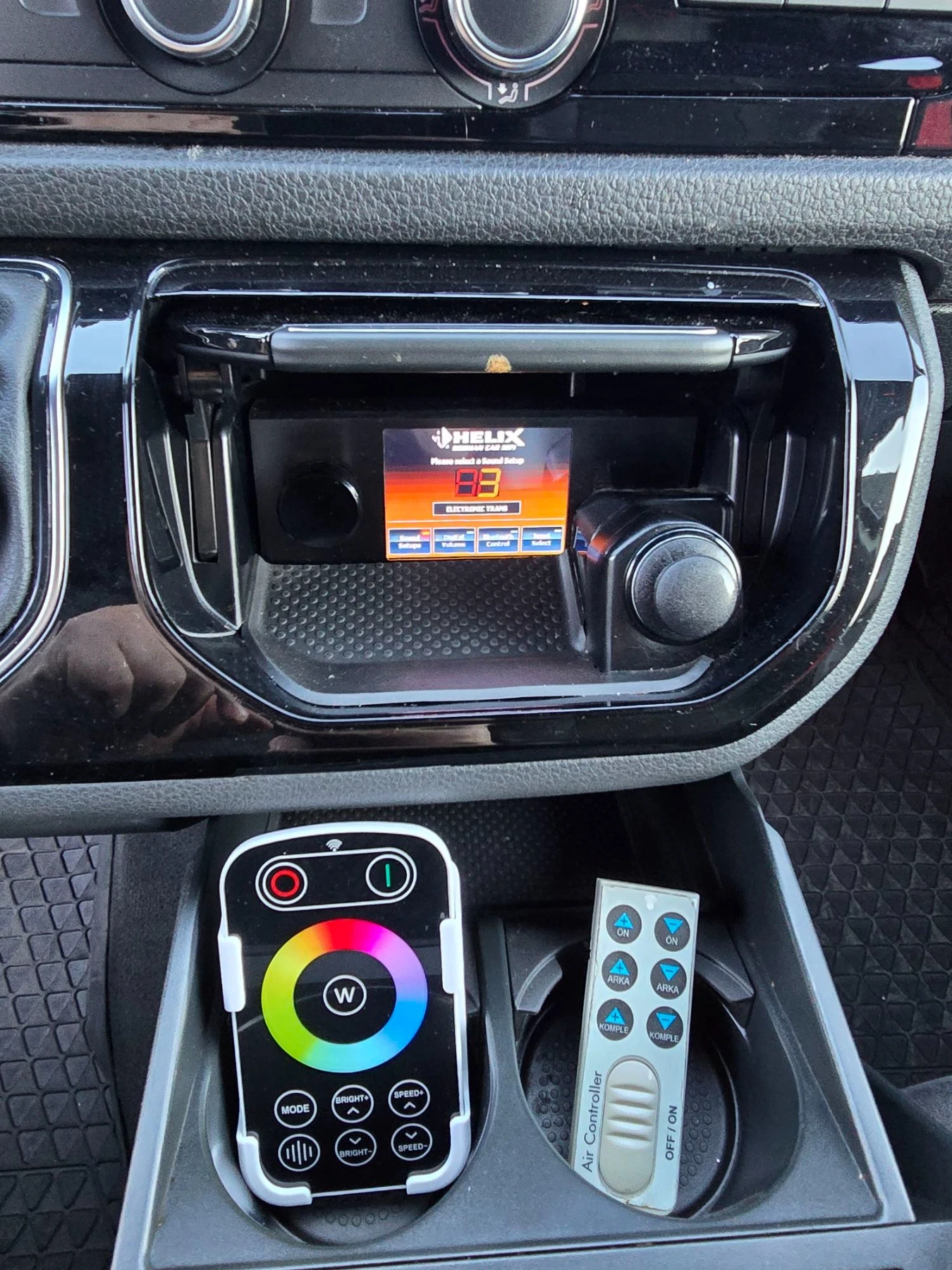 VW Transporter FACE 2020, снимка 11 - Бусове и автобуси - 55841790
