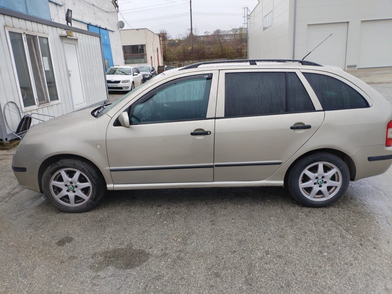 Skoda Fabia, снимка 2 - Автомобили и джипове - 48195765