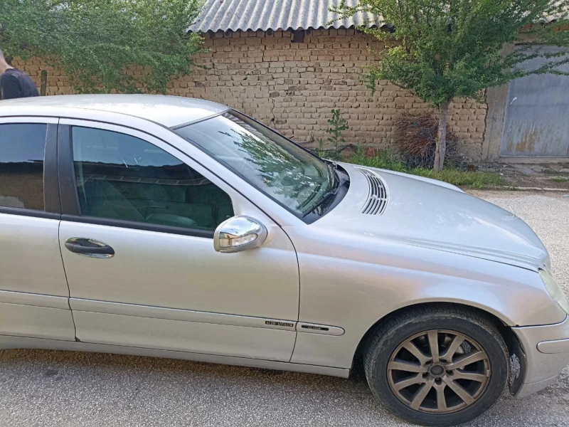 Mercedes-Benz C 180, снимка 15 - Автомобили и джипове - 49564032