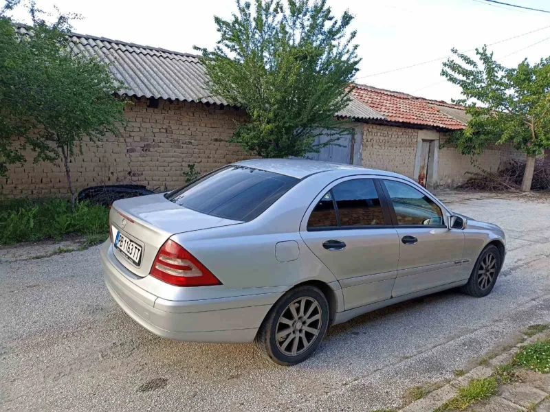 Mercedes-Benz C 180, снимка 12 - Автомобили и джипове - 49564032