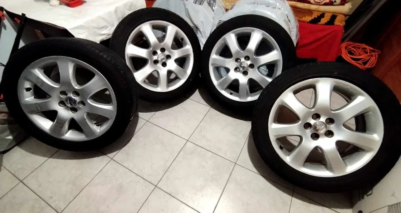 Toyota Avensis D4D, снимка 8 - Автомобили и джипове - 52907674