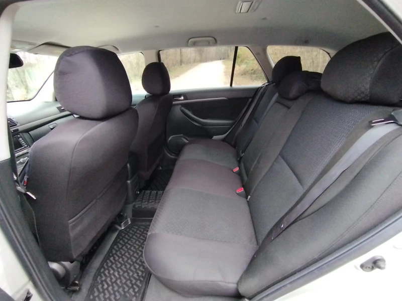 Toyota Avensis D4D, снимка 10 - Автомобили и джипове - 52907674