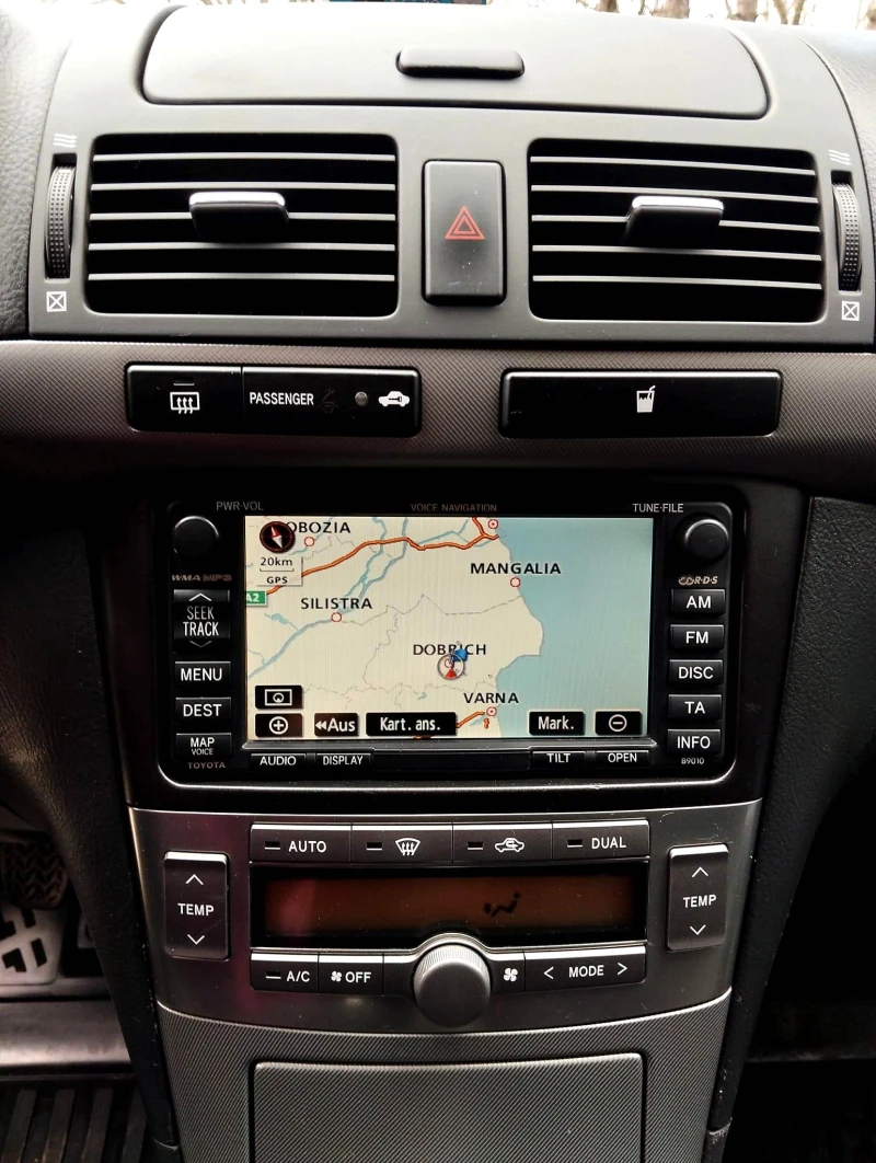 Toyota Avensis D4D, снимка 11 - Автомобили и джипове - 52907674