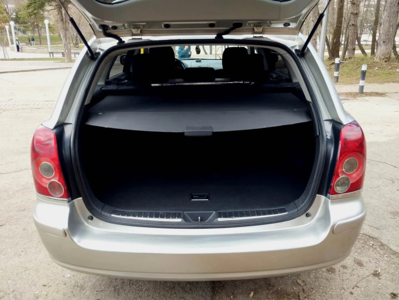 Toyota Avensis D4D, снимка 13 - Автомобили и джипове - 52907674