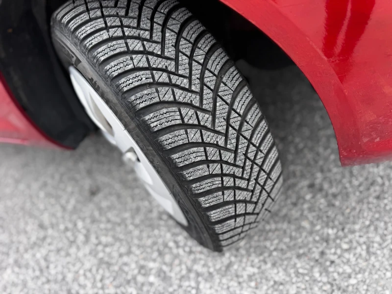 Ford Fiesta 1.4 /// Фабрична газ ! ! !, снимка 7 - Автомобили и джипове - 52568132